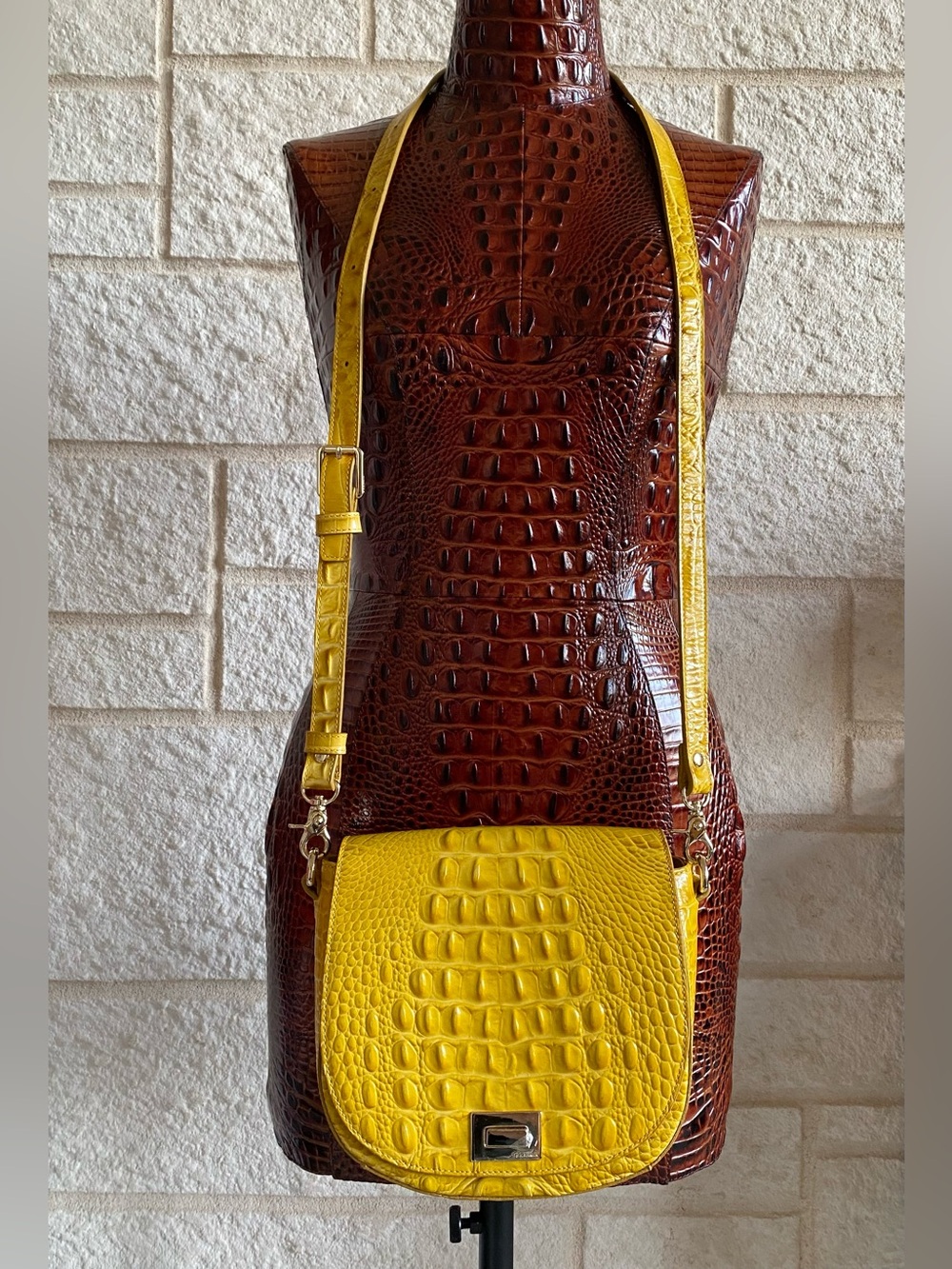 🌻🌞HARD TO FIND ☆ SAFFRON YELLOW ☆ BRAHMIN MINI SONNY CROSSBODY